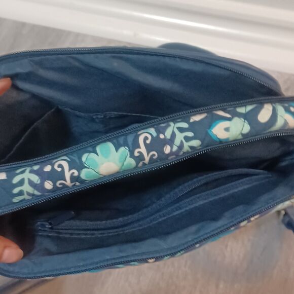 VERA BRADLEY Blue Paisley Quilted Crossbody - Picture 4 of 4